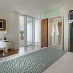 T-suite Hotel