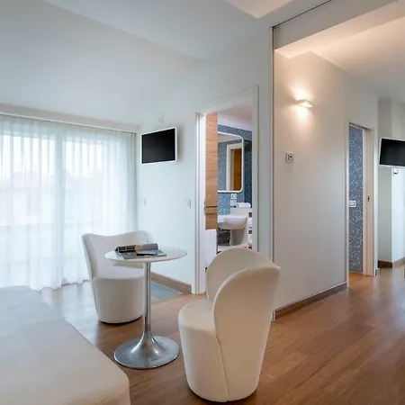 T-suite Hotel 4*